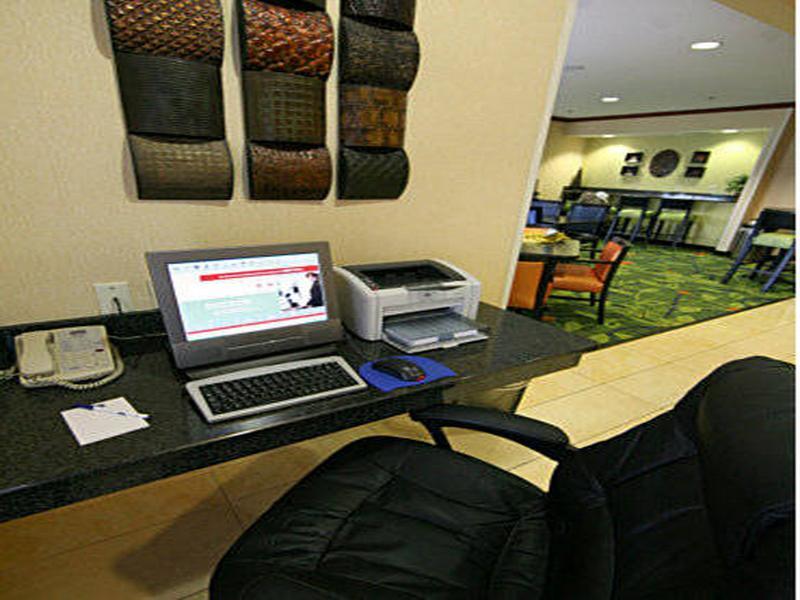 Fairfield Inn & Suites Kansas City Airport Ngoại thất bức ảnh